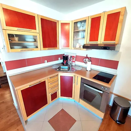 With 2 Bedrooms And Terrace In Apartment *